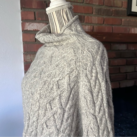 VINCE Cable Knit Turtleneck Cashmere Blend Sweater in Light Grey Sz L - Picture 7 of 10